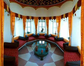 Zimmer | Minibar, Schreibtisch, Bügeleisen/Bügelbrett, Bettwäsche