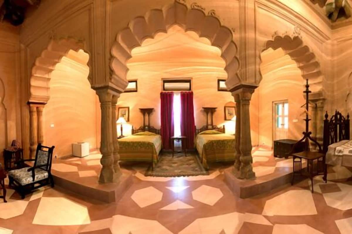 heritage splendour | 1 bedroom, minibar, desk, iron/ironing board