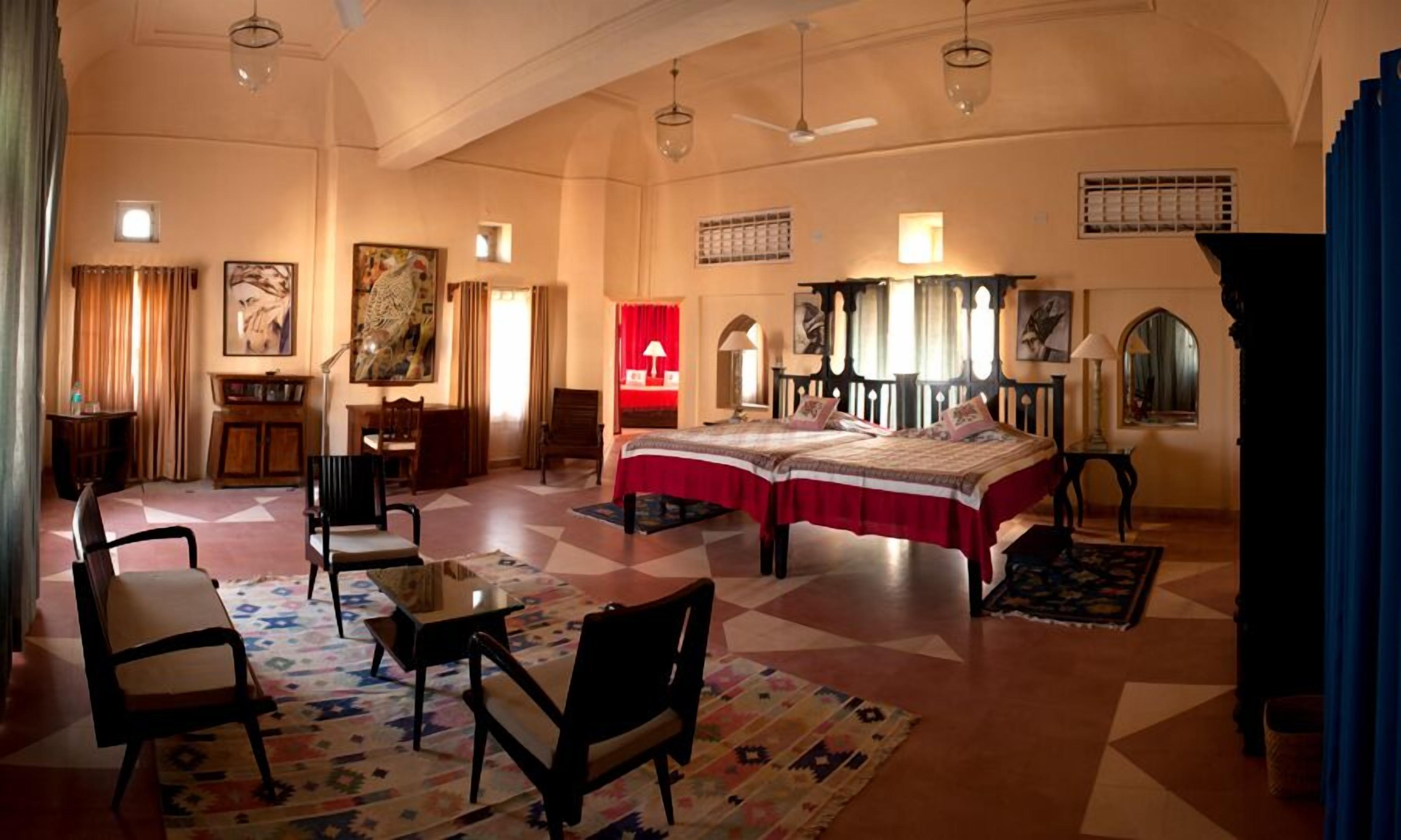 heritage royal | lobby