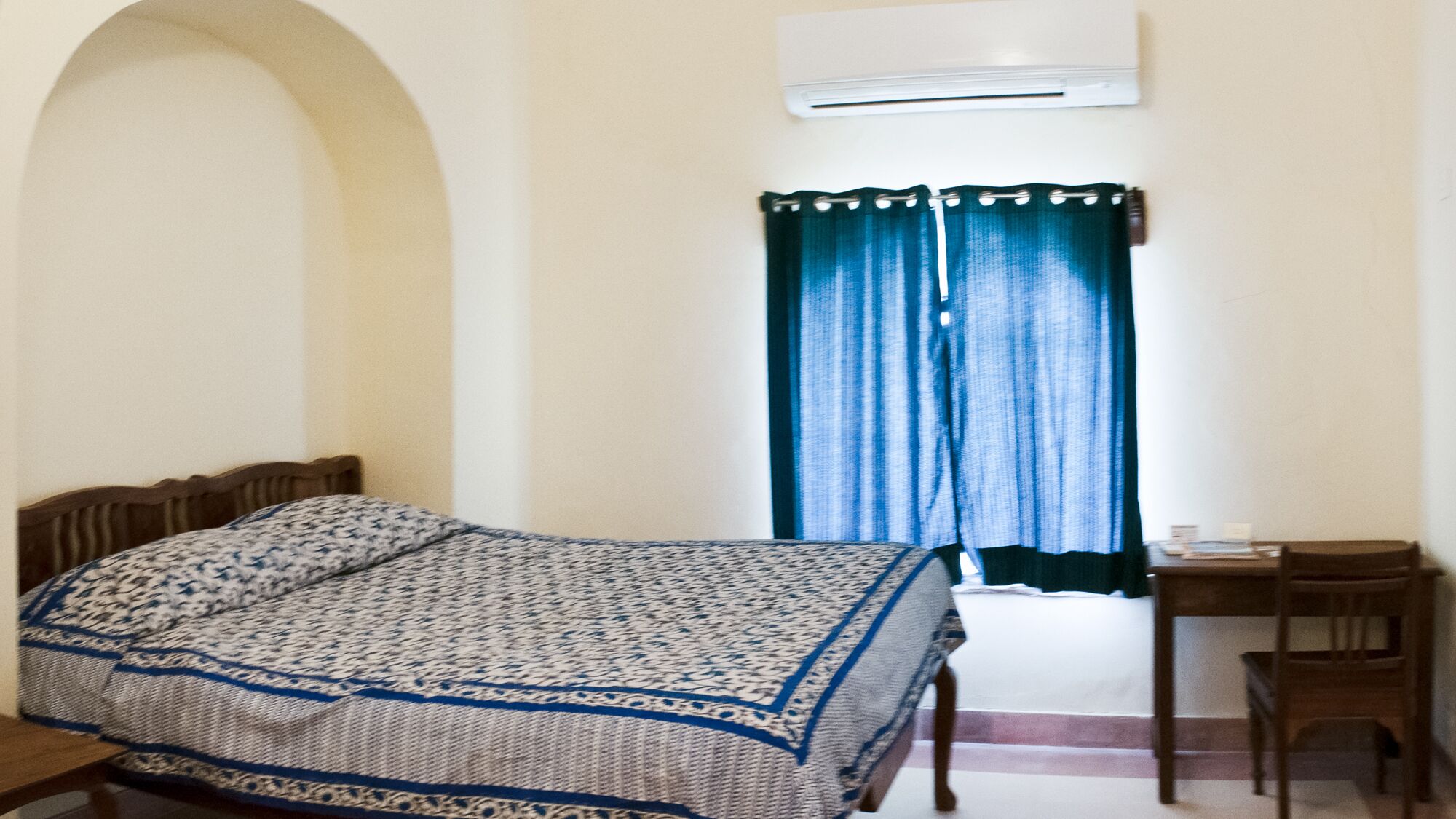 heritage comfort | 1 bedroom, minibar, desk, iron/ironing board