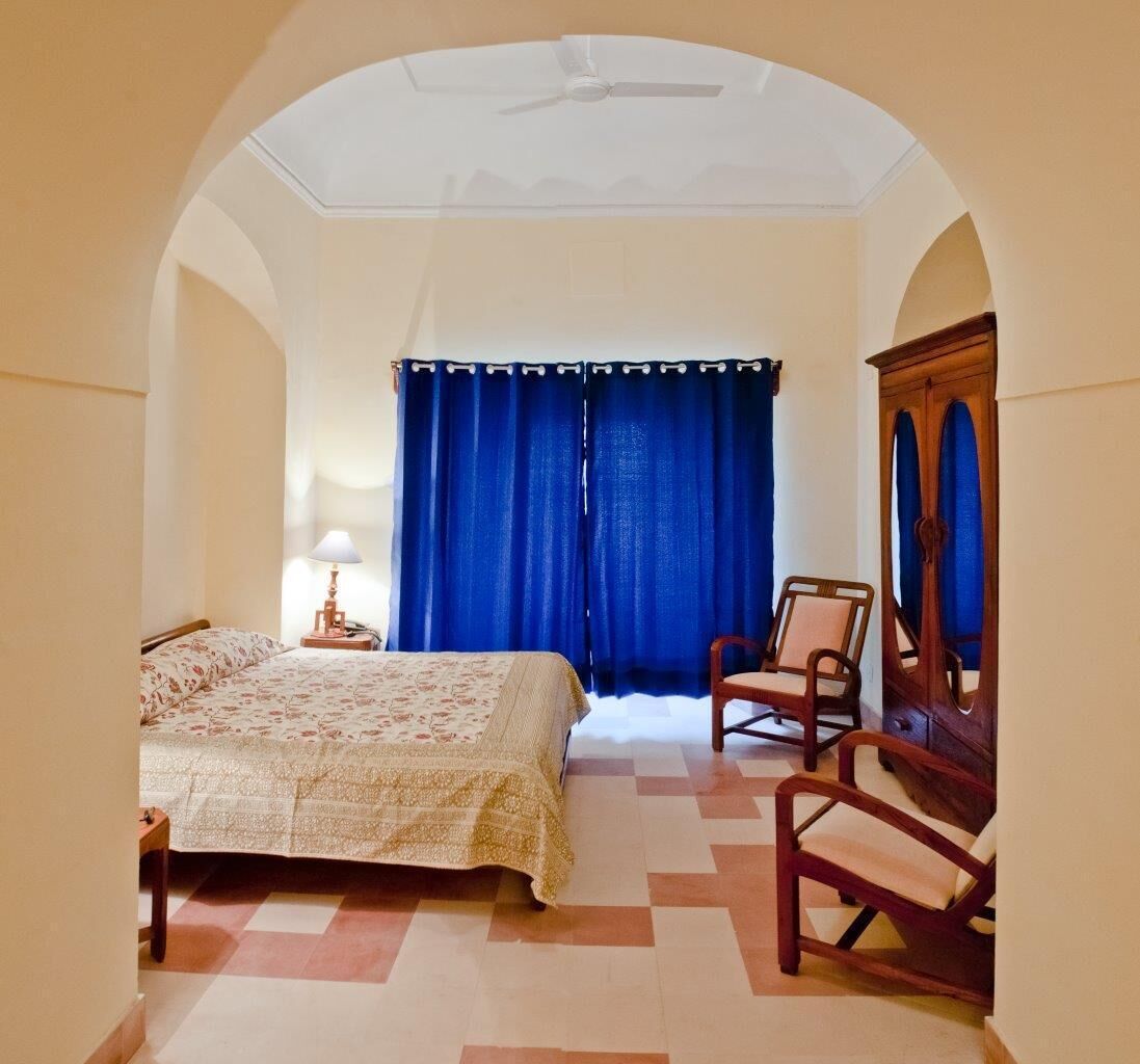 heritage romance | 1 bedroom, minibar, desk, iron/ironing board