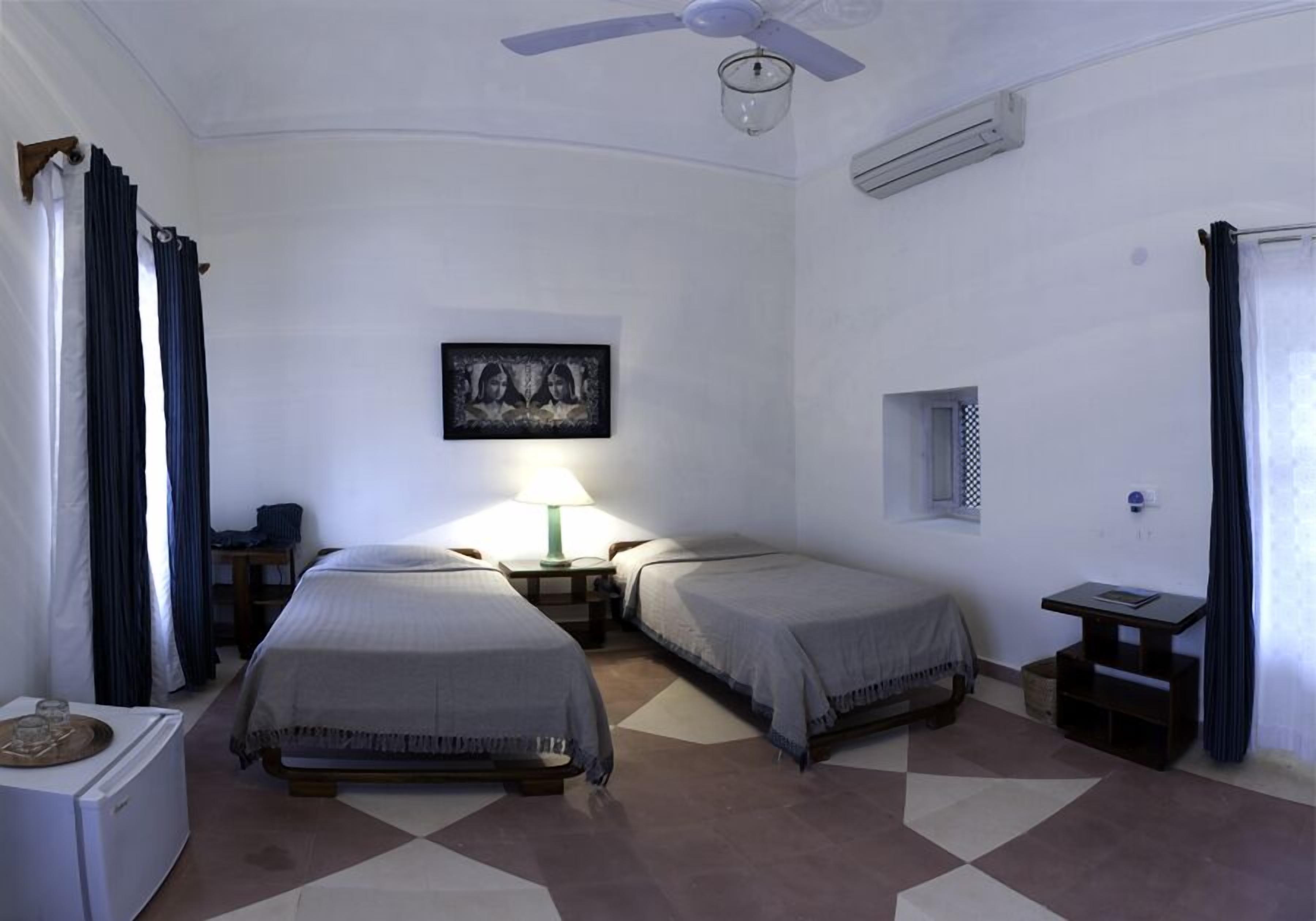 1 bedroom, minibar, desk, iron/ironing board