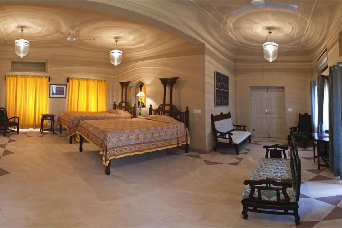 1 bedroom, minibar, desk, iron/ironing board