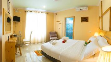 Premium bedding, minibar, in-room safe, desk