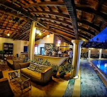 Bar en bord de piscine