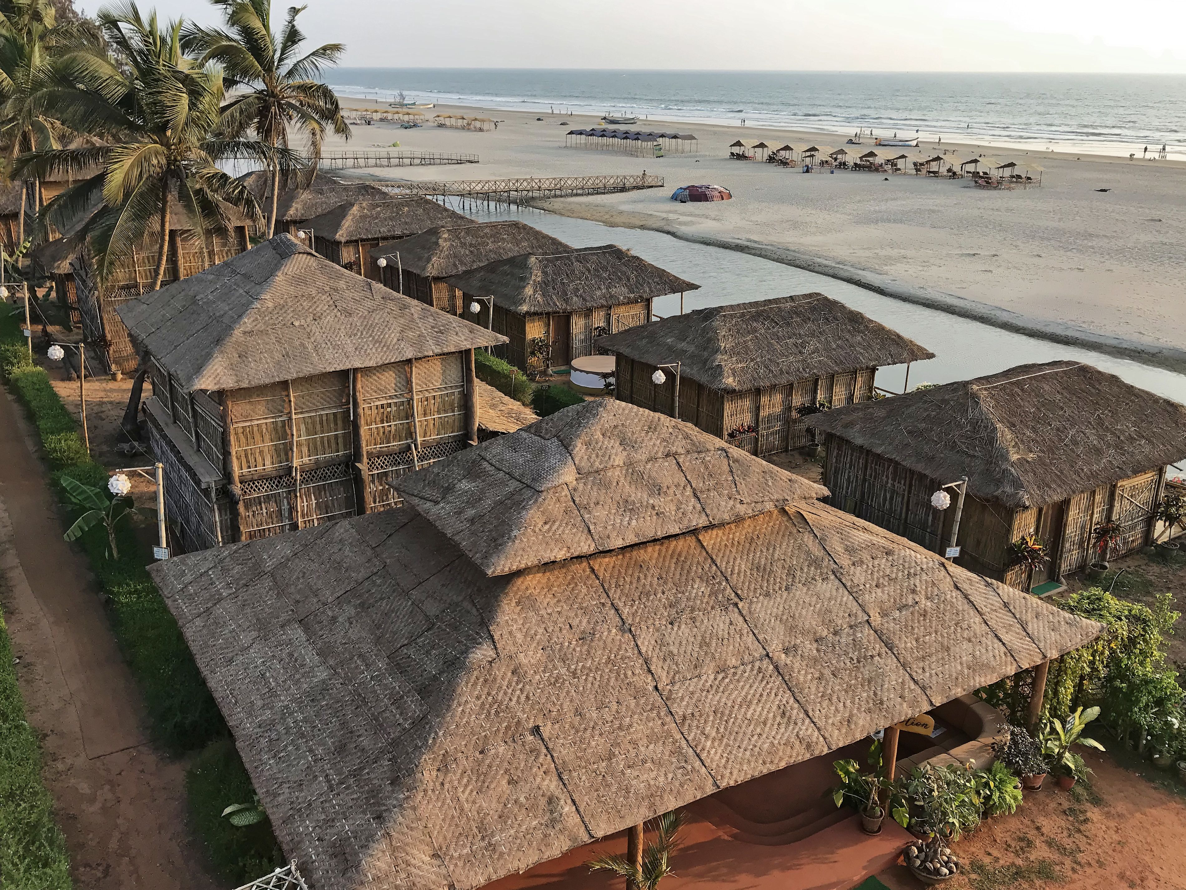 المنطقة المحيطة بالمنشأة