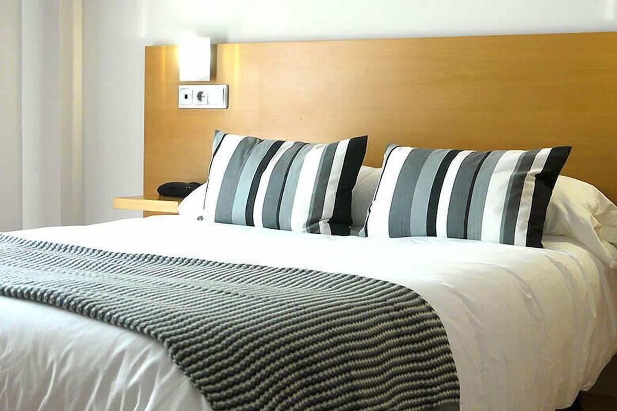 Double or Twin Room | Premium bedding, cribs (surcharge), WiFi (free)