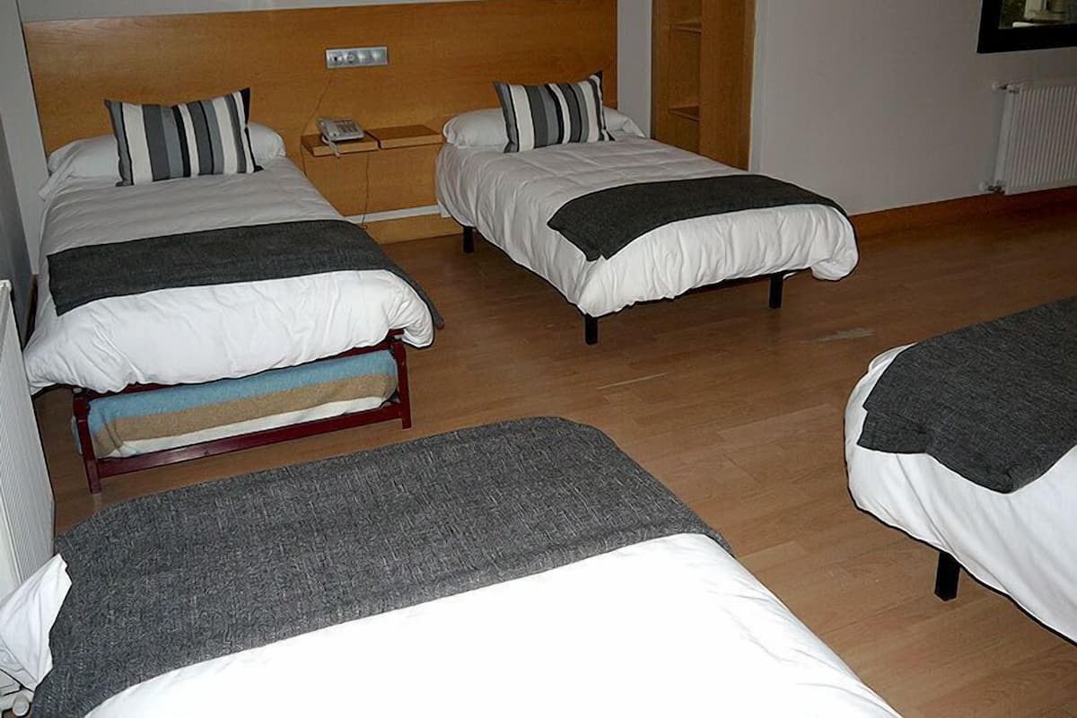Driepersoonskamer | Luxe beddengoed, babybedden, gratis wifi
