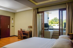 1 bedroom, premium bedding, pillow-top beds, minibar