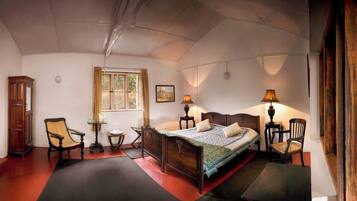 Heritage Smart | Minibar, escritorio y cortinas blackout