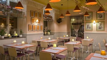 Desayuno buffet (SEK 150.00 por persona)