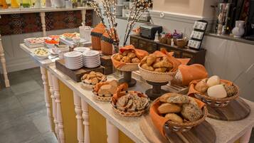 Daily buffet breakfast (SEK 150.00 per person)