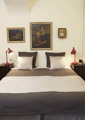 Studio (Storkyrkobrinken 4) | 1 bedroom, individually furnished, desk, laptop workspace - Lady Hamilton Apartments (Stockholm)