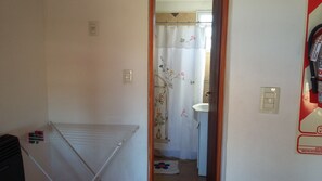 Basic Cabin, 1 Bedroom, Mountain View | Bathroom | Shower, towels
