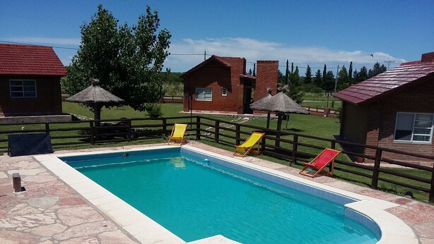 Outdoor pool - Cabañas Brisa de Los Molles (Cortaderas)
