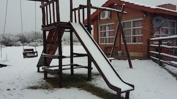 Children’s play area – outdoor