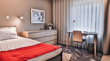 Habitación individual estándar | Escritorio, cortinas blackout, wifi gratis y ropa de cama
