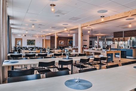 Área de desayuno. Ädelfors Hotell och Konferens