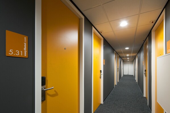 Hallway - easyHotel Amsterdam Arena Boulevard (Amsterdam)