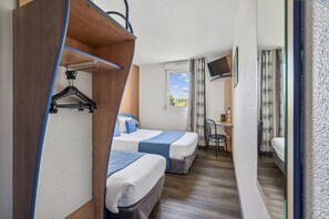 Triple Room | Desk, soundproofing, iron/ironing board, free cribs/infant beds