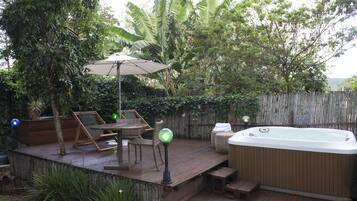 Bain à remous extérieur