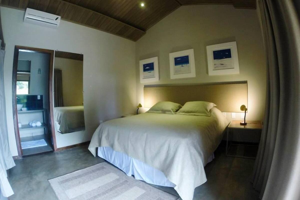 Articles gratuits dans le mini-bar, rideaux occultants