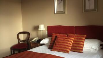 Free cots/infant beds, free WiFi