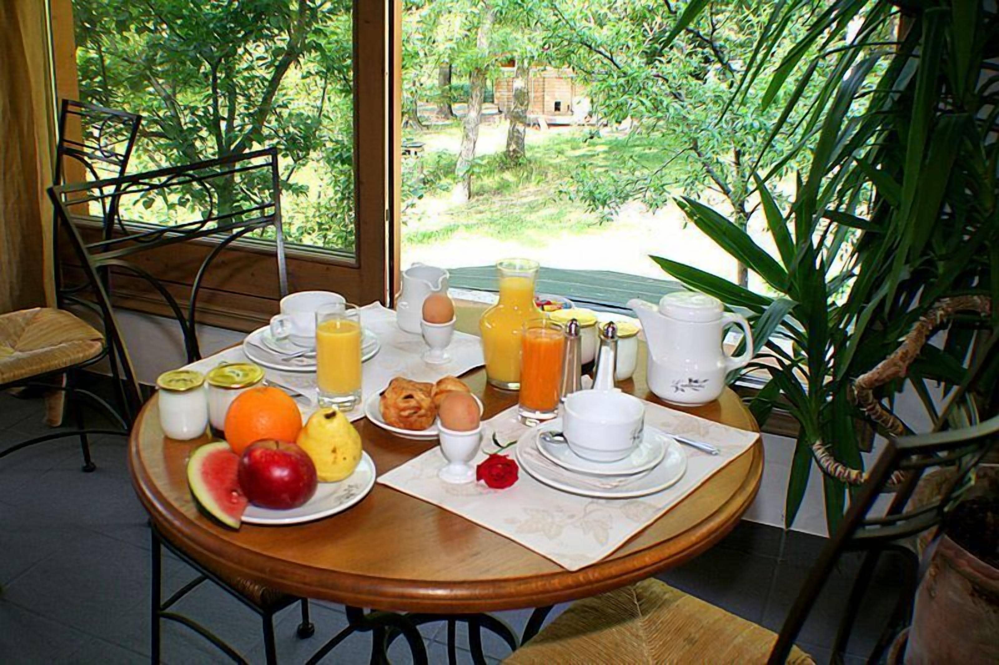 daily buffet breakfast (eur 12.00 per person)