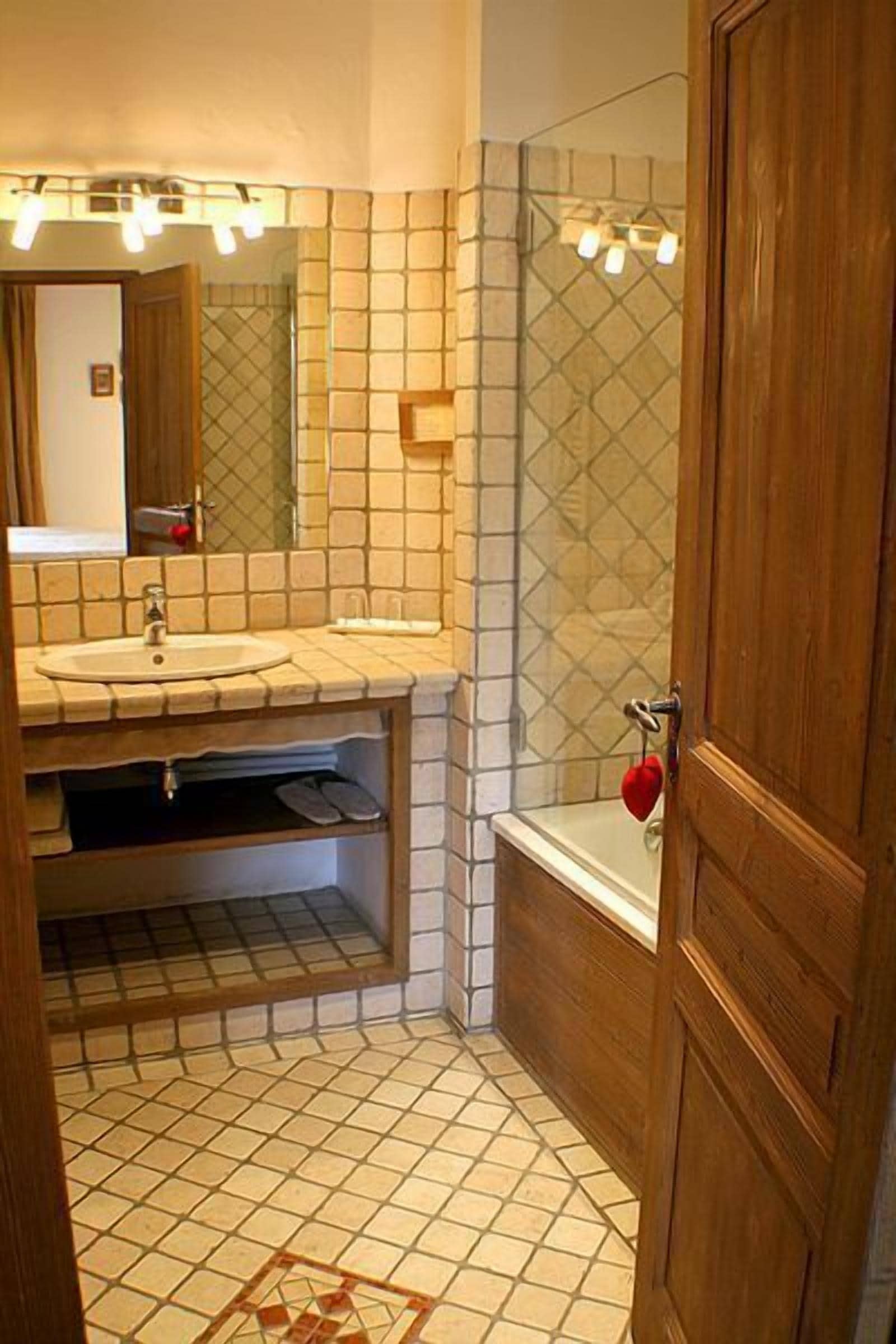 bathtub, free toiletries, hair dryer, towels