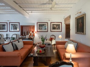 غرفة المعيشة