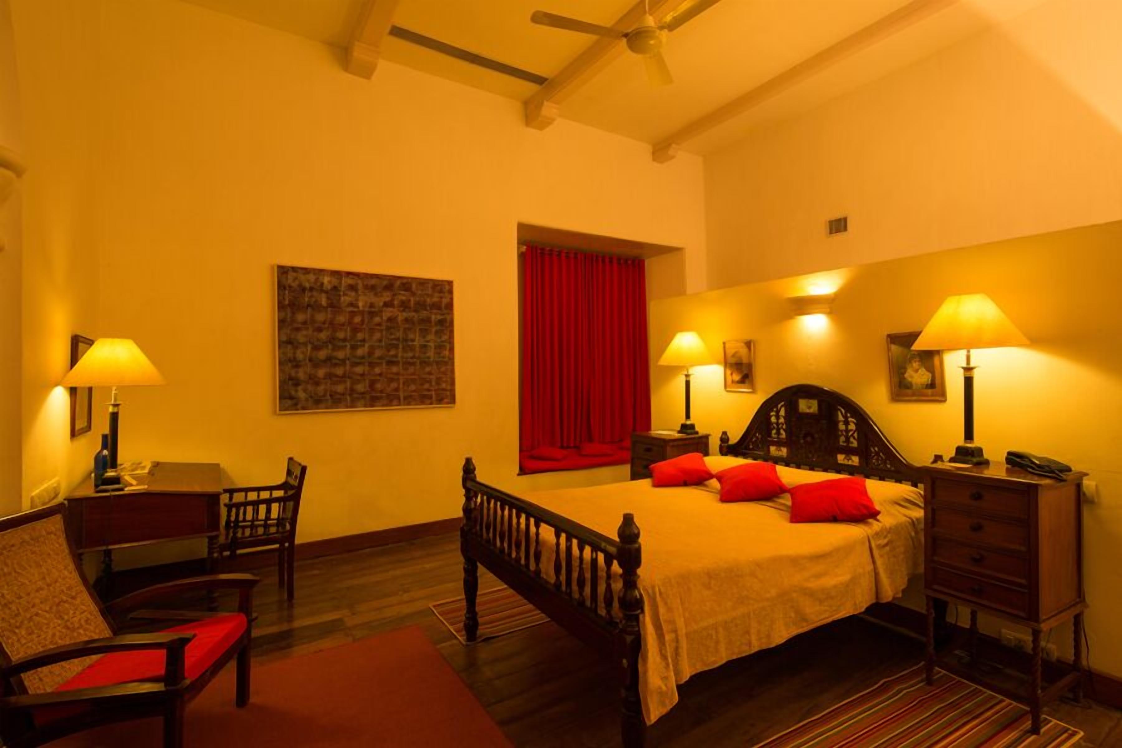 Desk, free WiFi, bed sheets