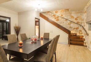 Villa familiar, 3 habitaciones, alberca privada | Servicio a la habitación