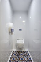 Artículos de tocador ecol ógicos, toallas, jabón, shampoo