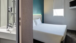 客房, 1 张双人床, 私人浴室 (Cabrio) | 遮光窗帘、免费婴儿床、免费 WiFi、特色家居