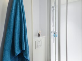 Muebles diferentes, cortinas blackout, cunas gratuitas y wifi gratis 
