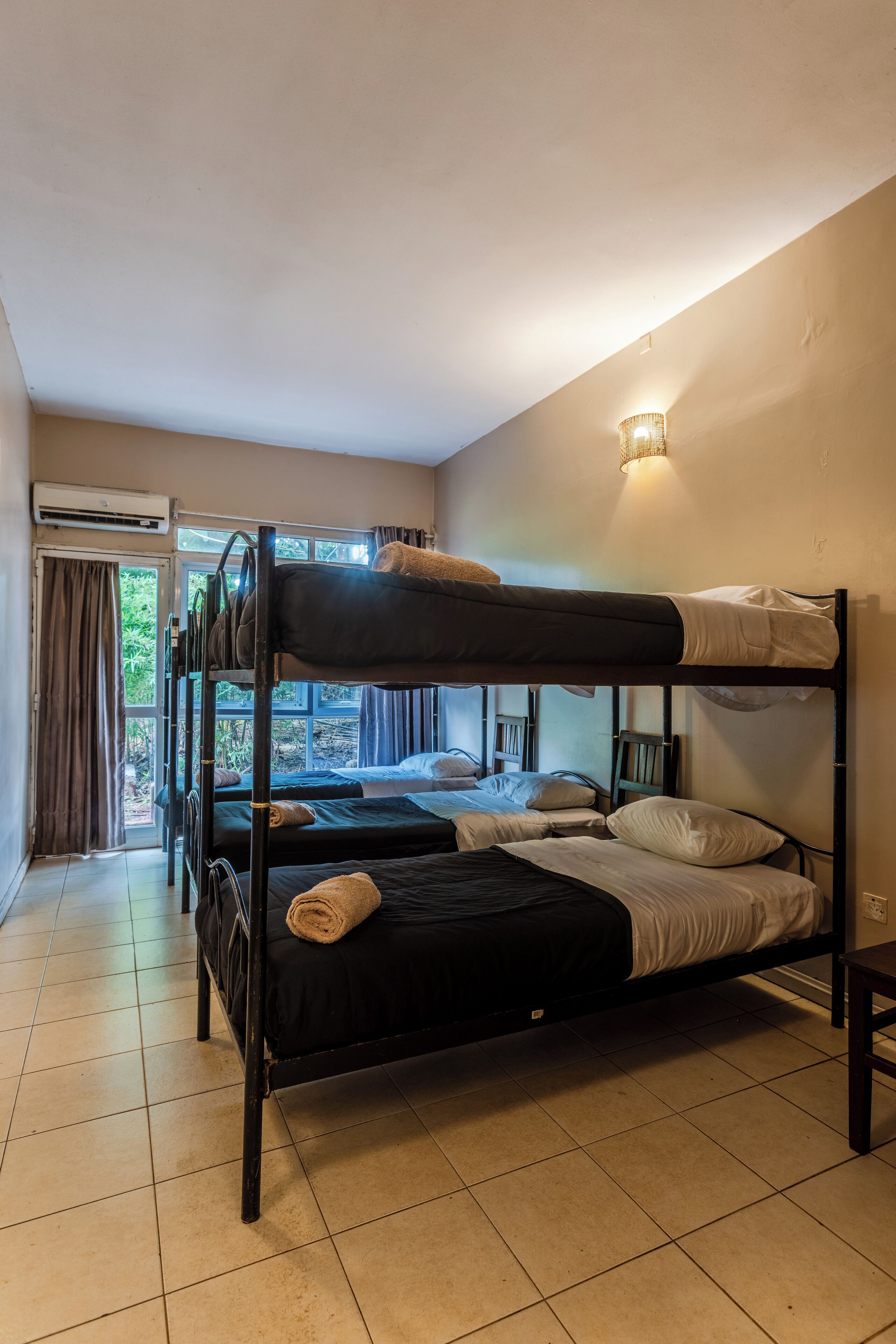 Shared Dormitory, Women only | Peralatan tempat tidur premium, gebar bulu kapas 