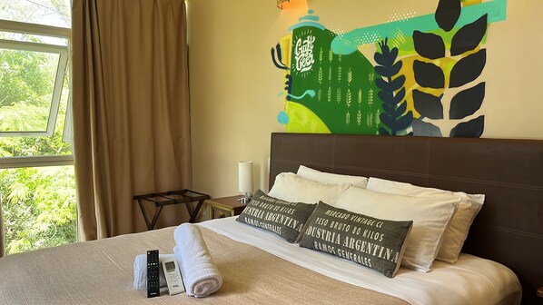 Double Room | Premium bedding, down comforters, iron/ironing board, rollaway beds - Beer Hotel Iguazu - Hostel (Puerto Iguazú)