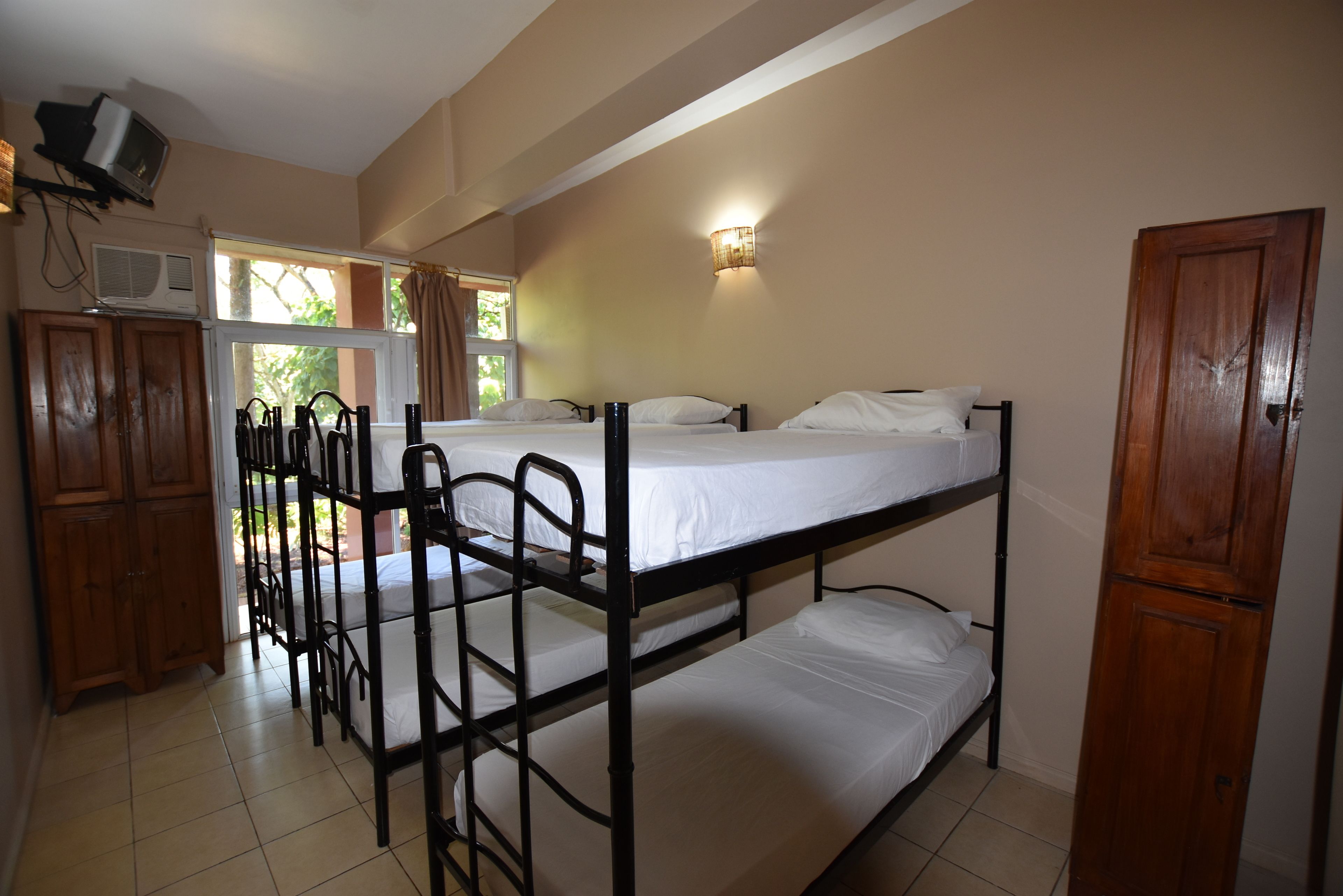 Shared Dormitory, Women only