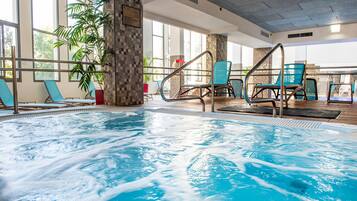 Indoor spa tub