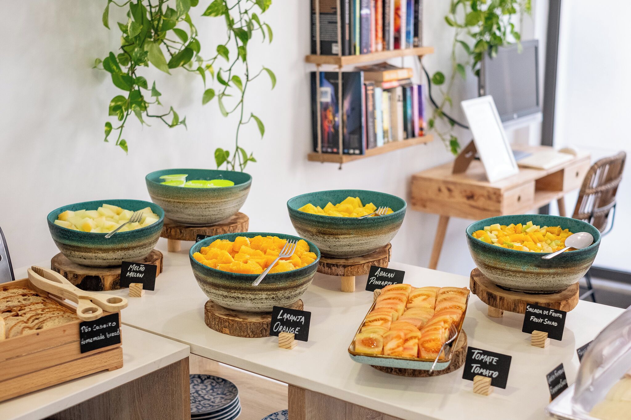 daily continental breakfast (eur 9 per person)