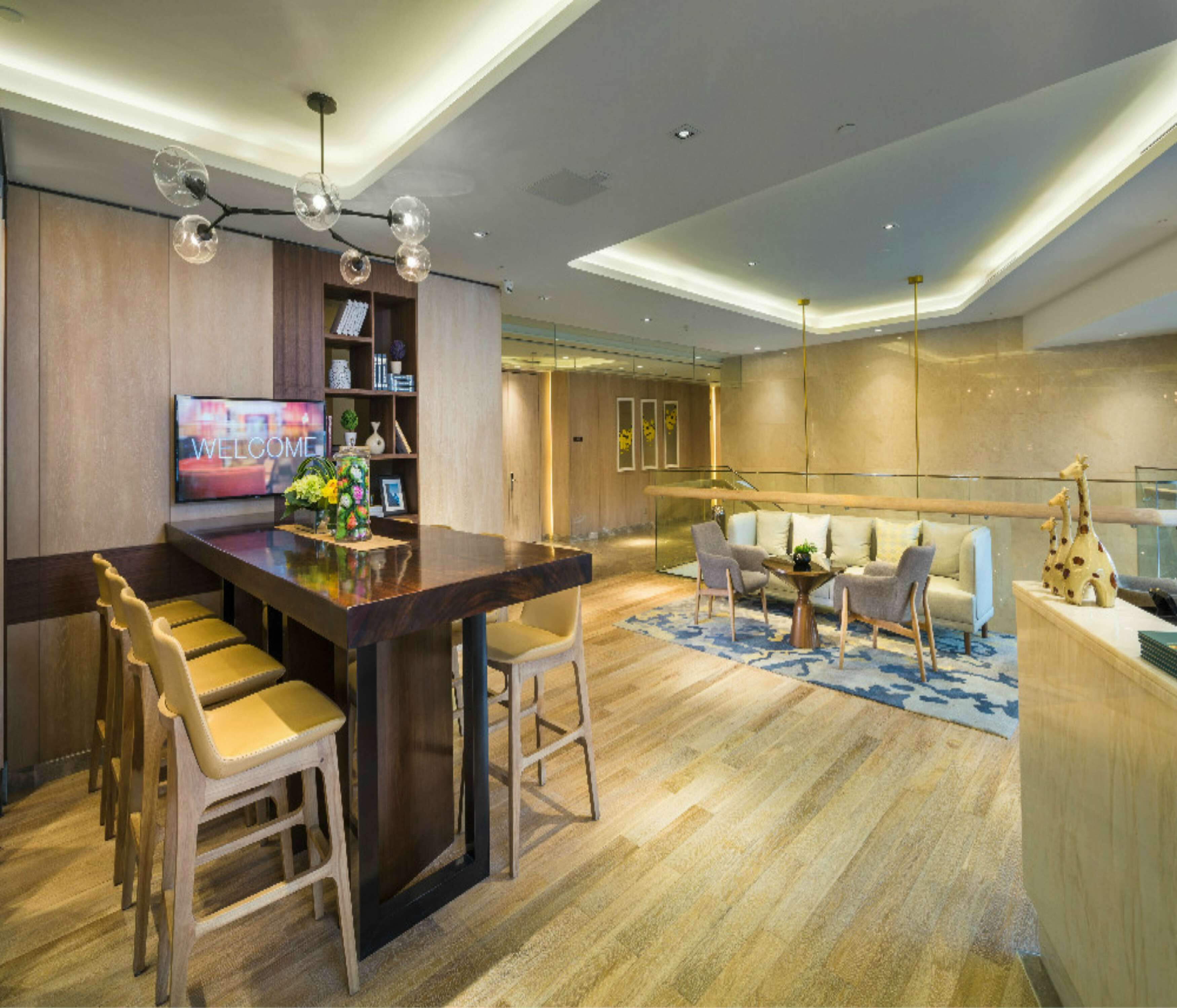 breakfast, lunch and dinner served