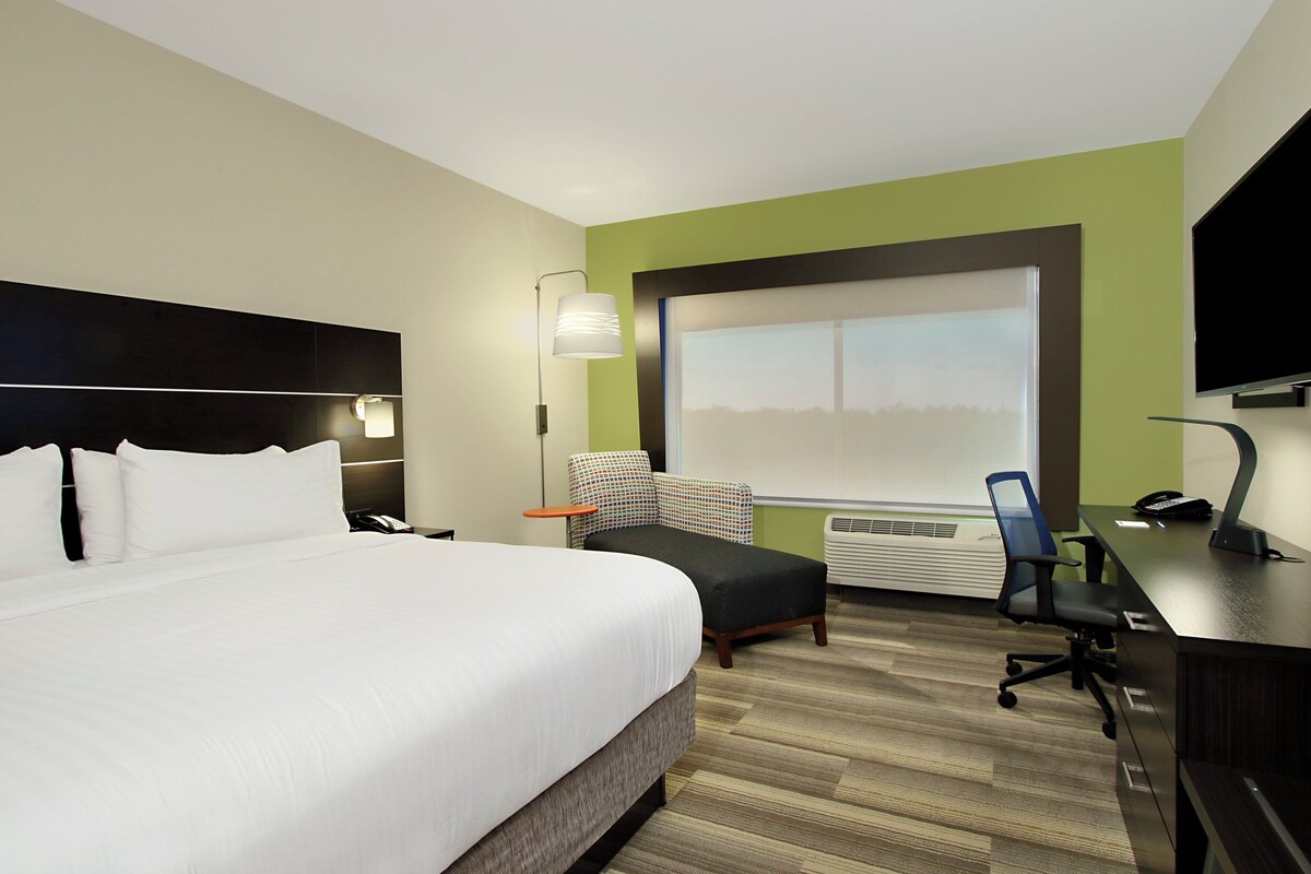 Premium bedding, desk, blackout drapes, iron/ironing board