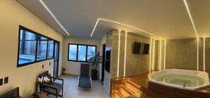 Bain à remous intérieur