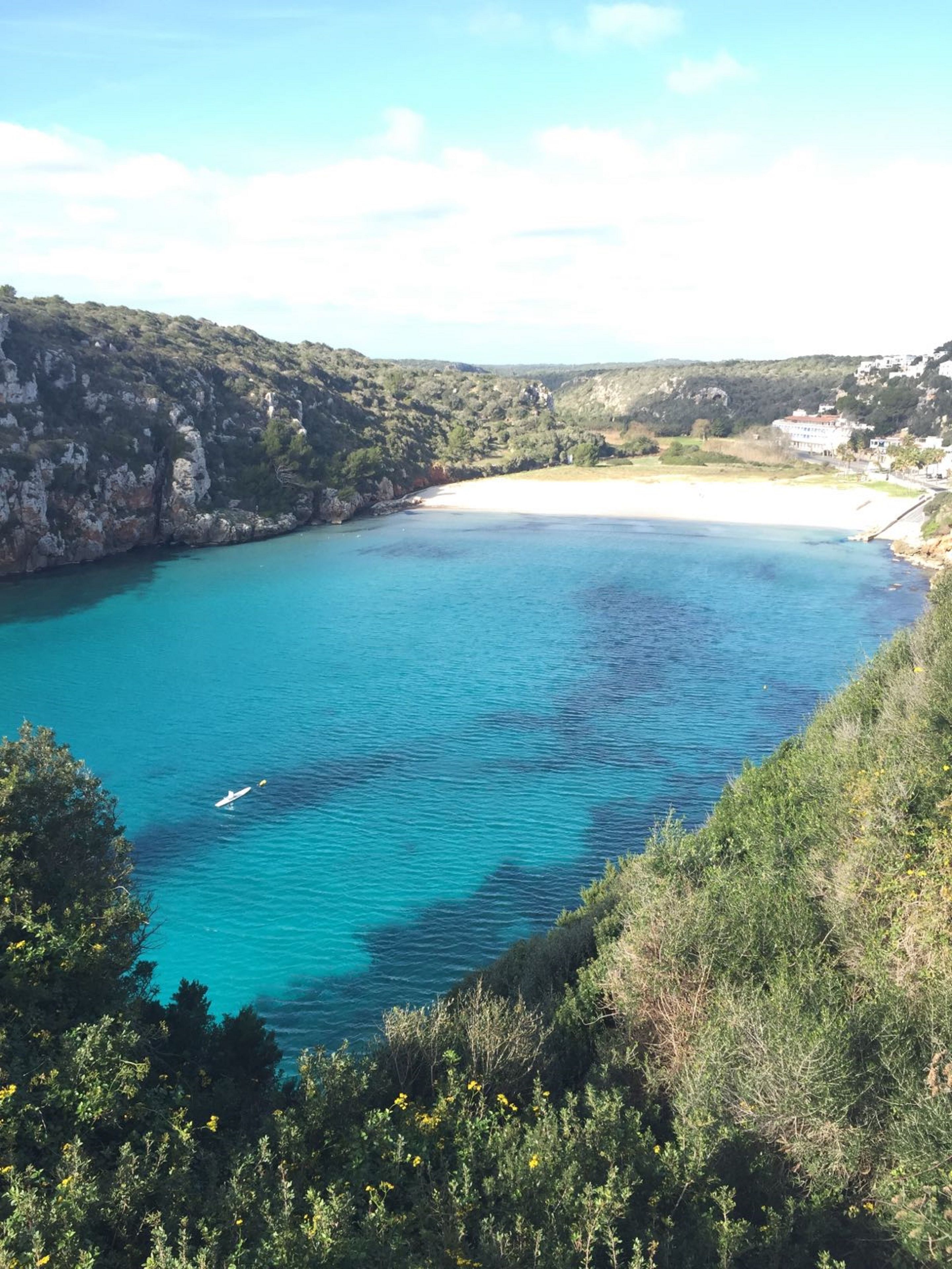 بالقرب من الشاطئ