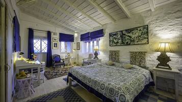 Dobbeltrom – deluxe | Minibar, individuelt dekorert, individuelt innredet og skrivebord