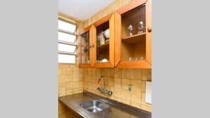 Appartement traditionnel | Cuisine privée | Four à micro-ondes, un four, bouilloire électrique