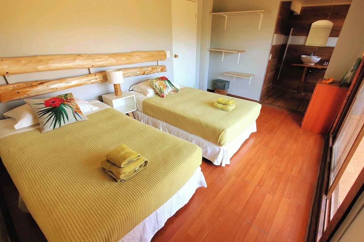 Standaard Twin kamer, in toren | 12 slaapkamers, een kluis op de kamer, individueel gedecoreerd