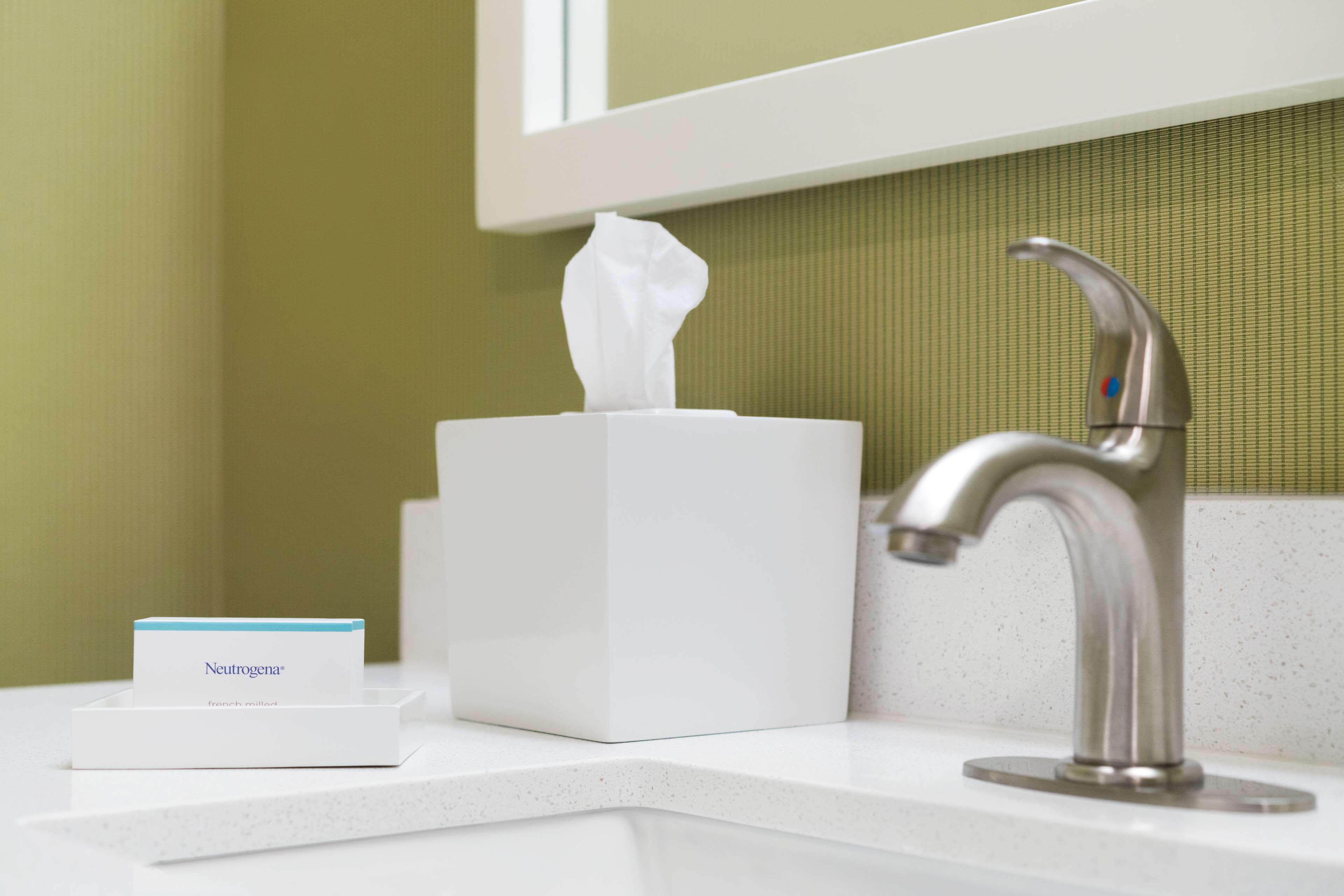 free toiletries, towels