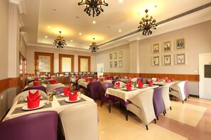 Breakfast, lunch, dinner served; international cuisine - Cochin Legacy (Kanayannur)