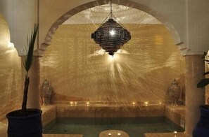 Una piscina techada